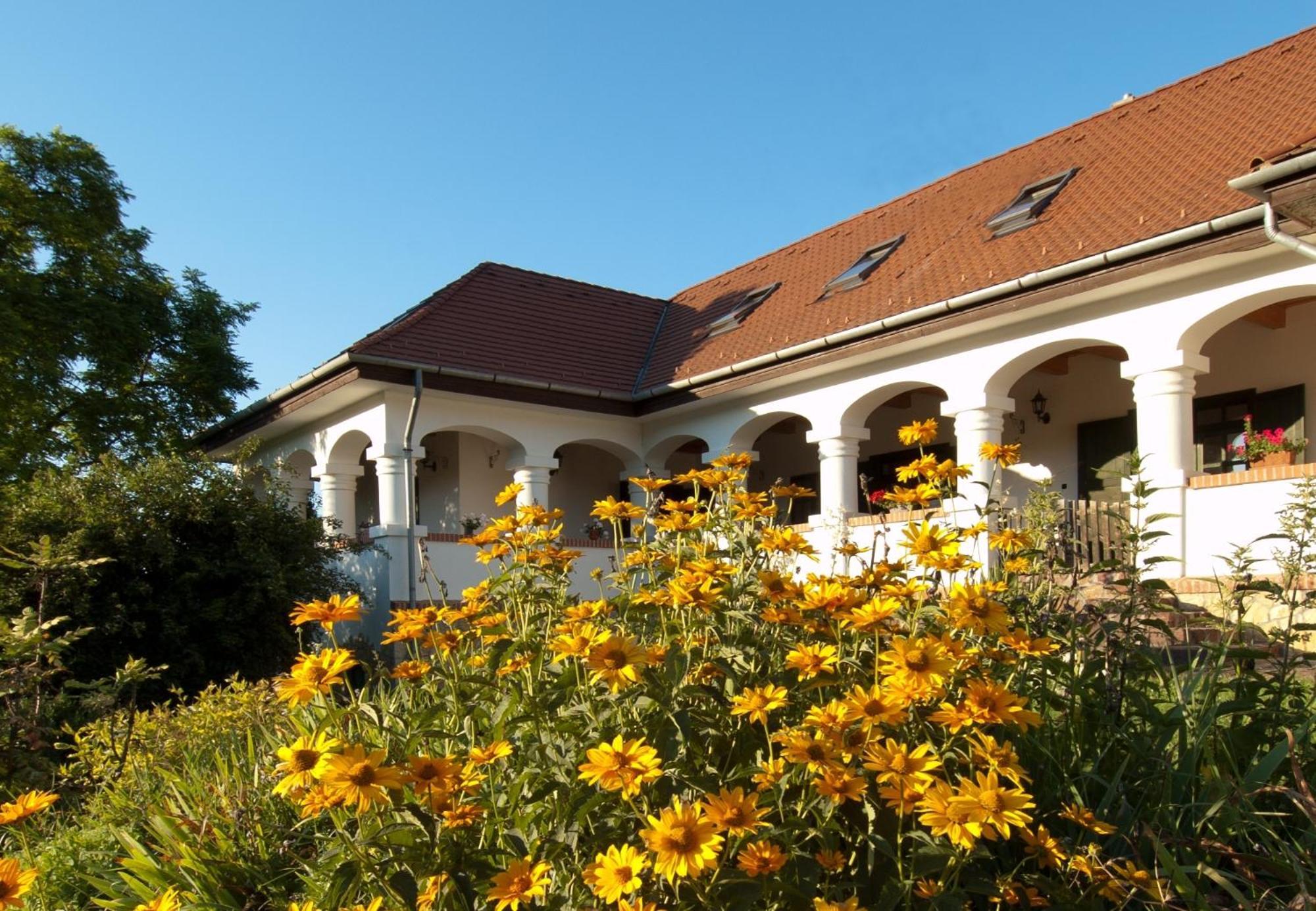 Somogy Kertje Üdülőfalu és Étterem Bonnya Exterior foto